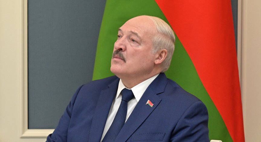 Лукашенко: Военните ни са в базите си, но може да се мобилизират за 2-3 дни