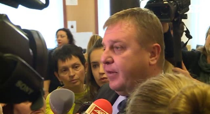 Процедурата по изтребителите трябва да приключи до юли 2018 г.