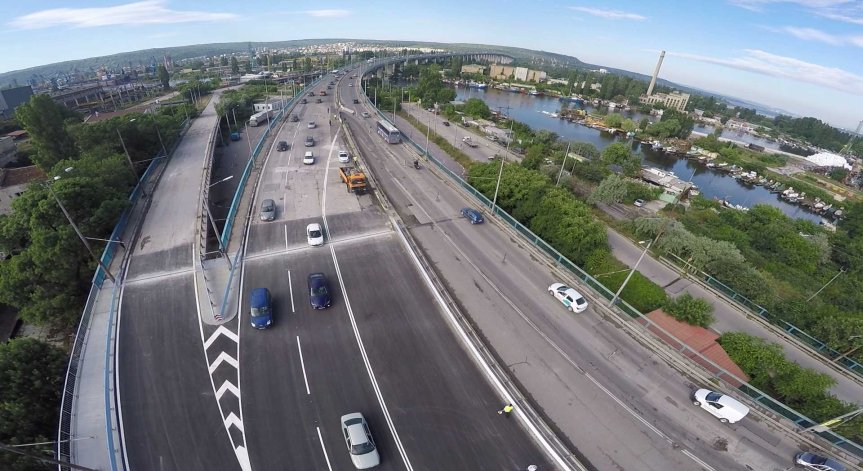 Скочил е рано тази сутрин.