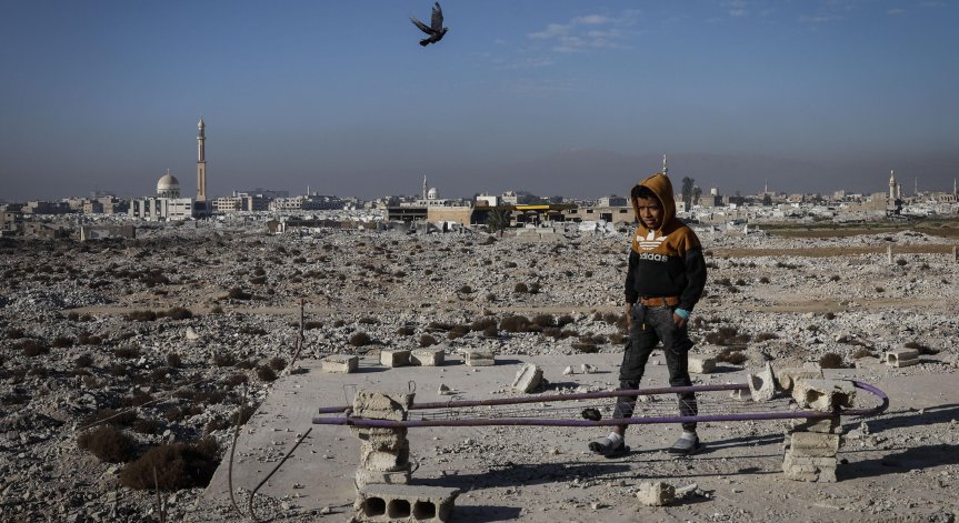 Помощта включва медицински консумативи, облекло, хигиенни материали.