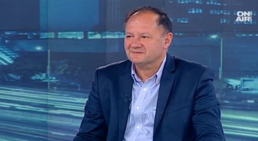 Корнелия Нинова е търсила причина да се отърве от Гергов, заяви Михаил Миков