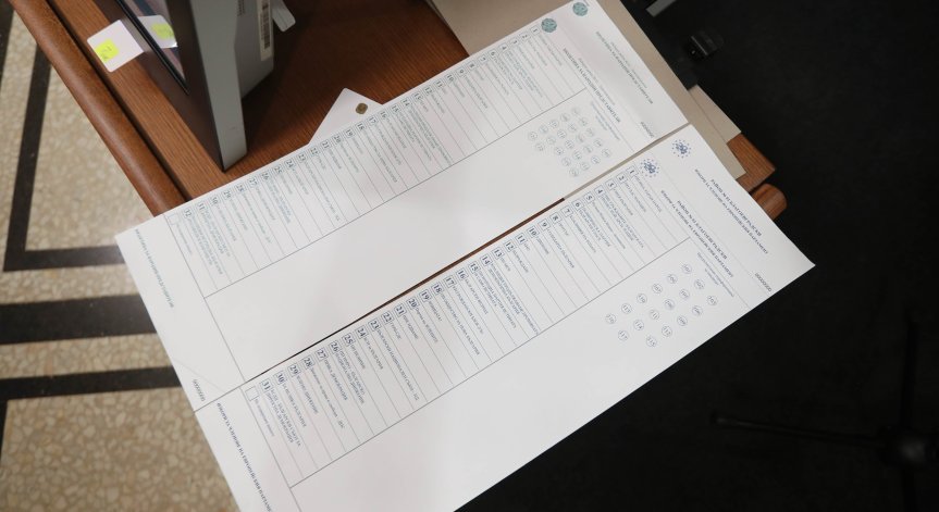 Избори 2 в 1: Почти всички бюлетини са в РИК-овете, охранява ги МВР