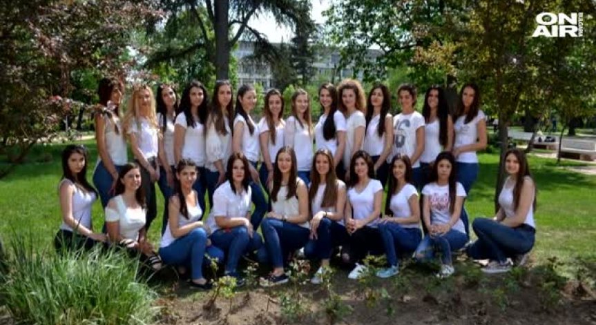 Прелестни рози разкрасяват Казанлък по случай 