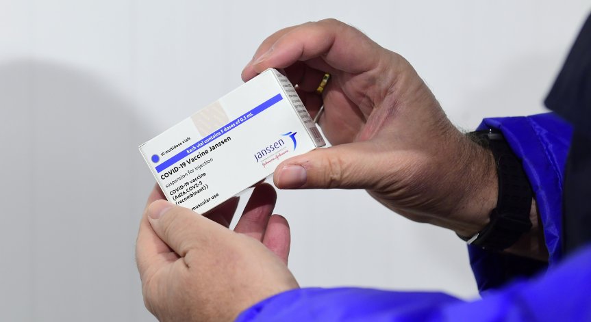 ЕК няма да поднови договорите с AstraZeneca и Johnson & Johnson