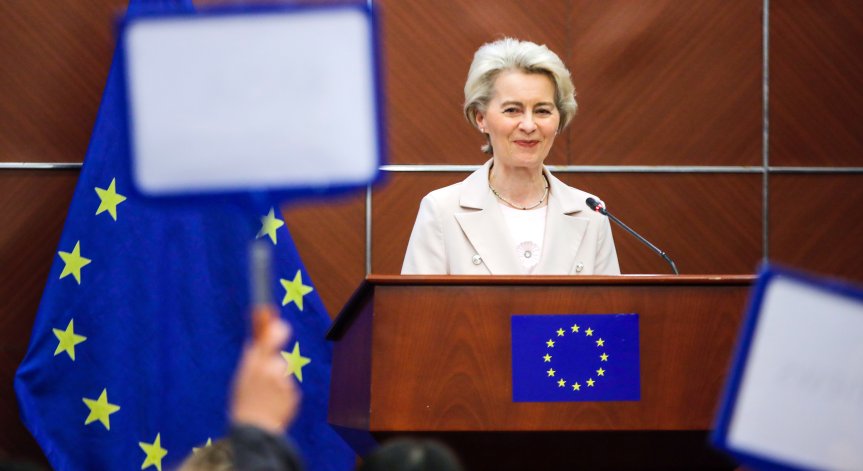 Китай изпрати фон дер Лайен като обикновен гражданин, провериха багажа ѝ на летището