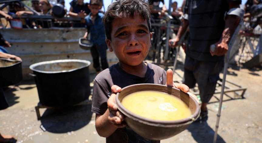 Израел ще работи съвместно с хуманитарни организации, САЩ и европейски държави, за да осигури големи количества хуманитарна помощ за Газа.