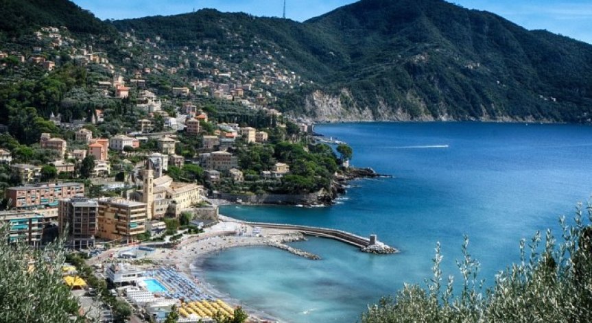 Нощувките в България и ЕС през март и април бележат рязък спад