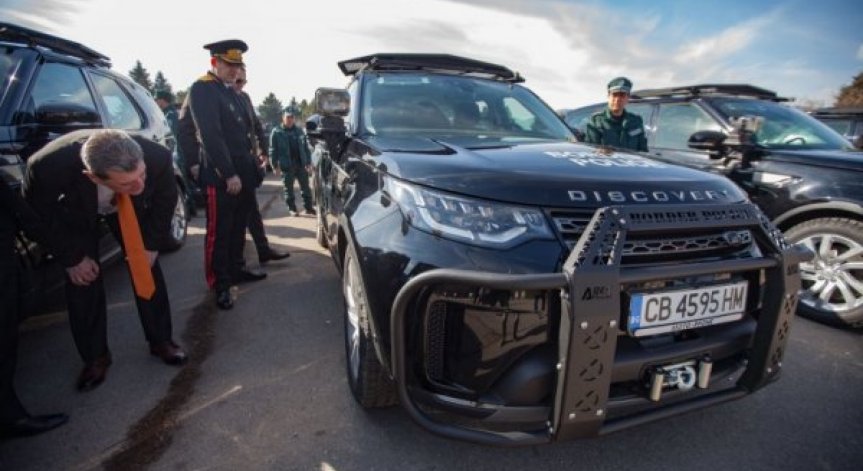 Гранична полиция се сдоби със 70 нови автомобила