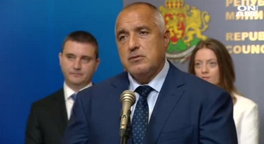 Учителските заплати ще бъдат увеличени с до 10%