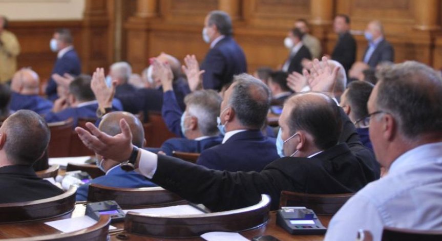 Окончателно: Депутатите приеха на второ четене актуализацията на парите за НЗОК