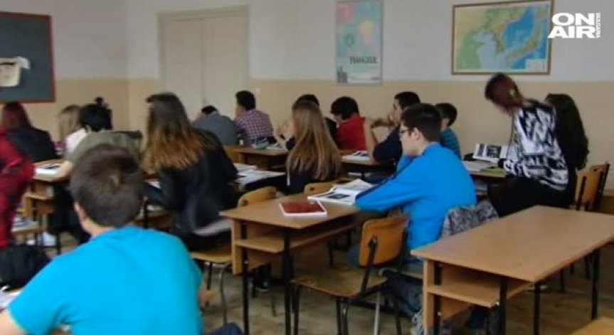 Нови 500 психолози в училищата от догодина