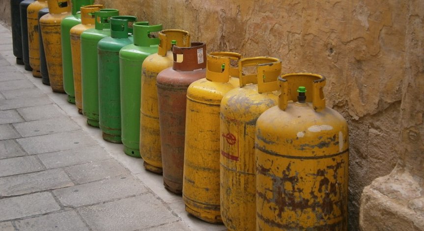 Възрастна жена пострада при инцидент с газова бутилка