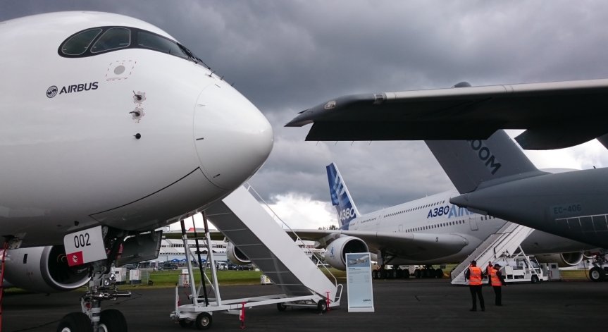 Авиошоу: премиерите на Boeing и Bombardier на Фарнбъро 2016