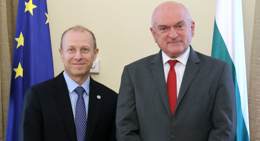 Главчев приветства договора.