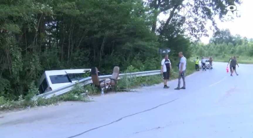Двама остават в болница, след катастрофата край Ловеч