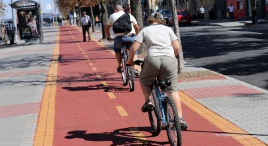 Започнаха ремонти и по велоалеите в София