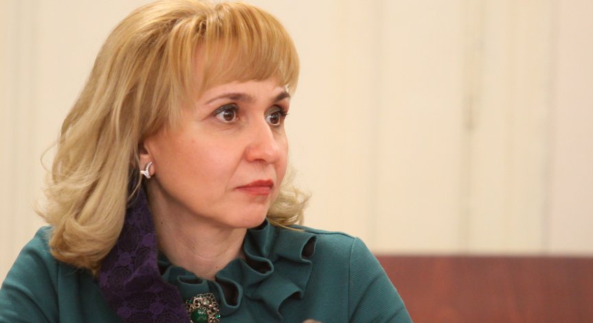 Омбудсманът поиска спешни мерки срещу употребата на райски газ от деца