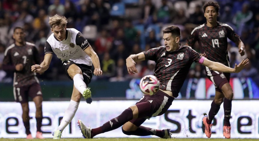 Мексиканците изпуснаха два гола аванс.