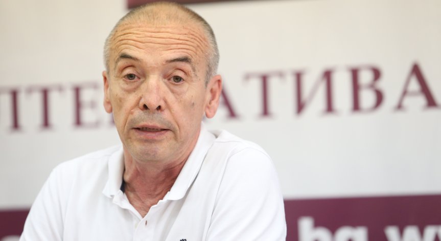 Доц. Мангъров: Само преболедувалите Ковид-19 са защитени от всички мутации