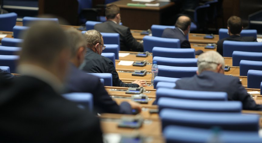 Одобряват решението за закупуване на ваксини срещу Ковид-19