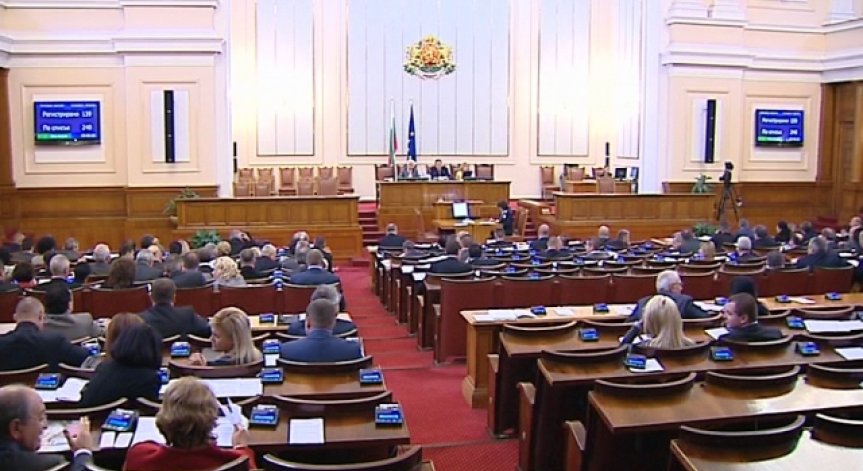Депутатите отхвърлиха ветото на президента за продажбата на земя