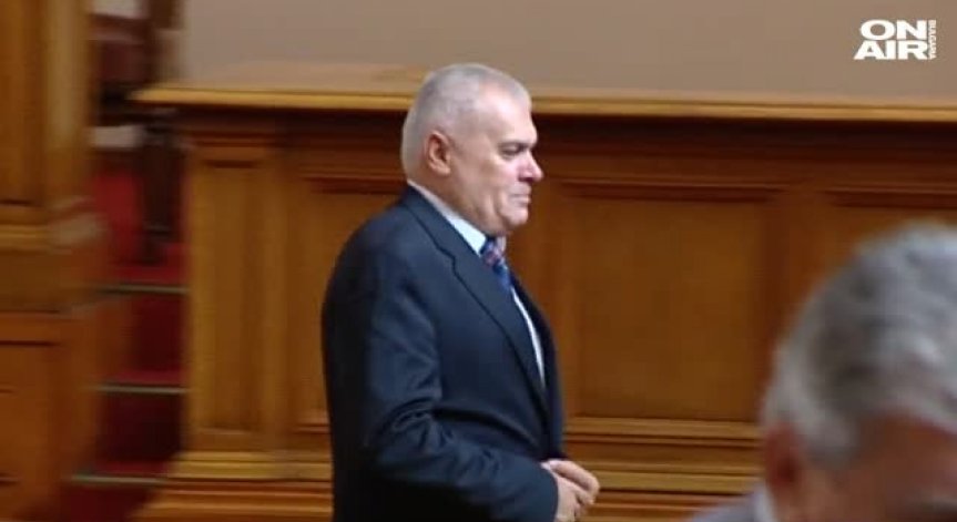 Валентин Радев се върна в парламента като депутат от ГЕРБ