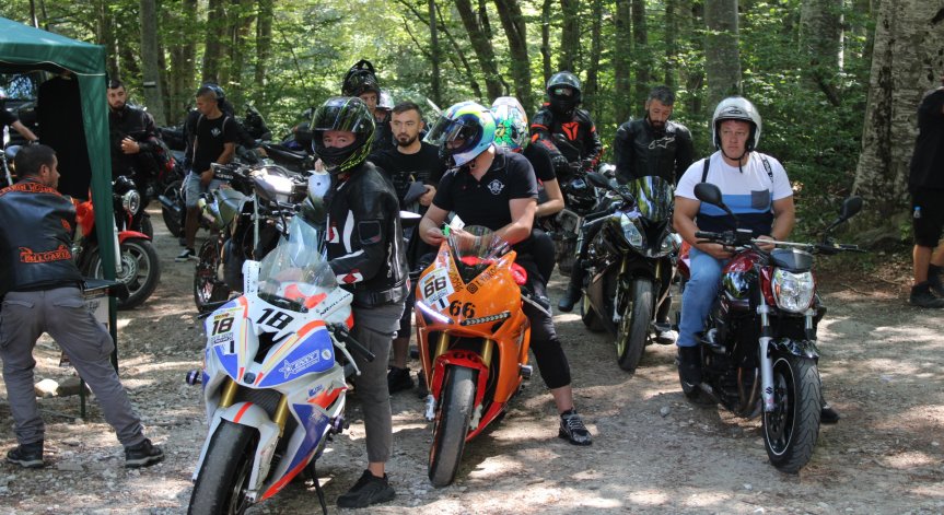 Съборът ще продължи две вечери.