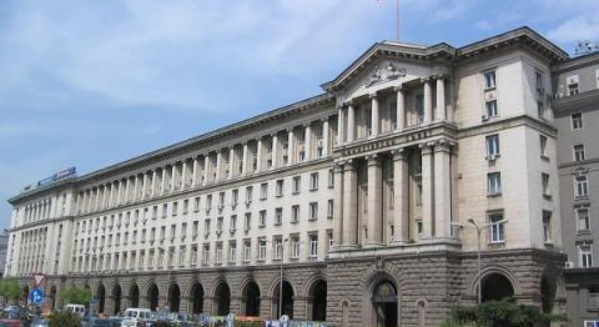 Правителството дава половин милион за командировки
