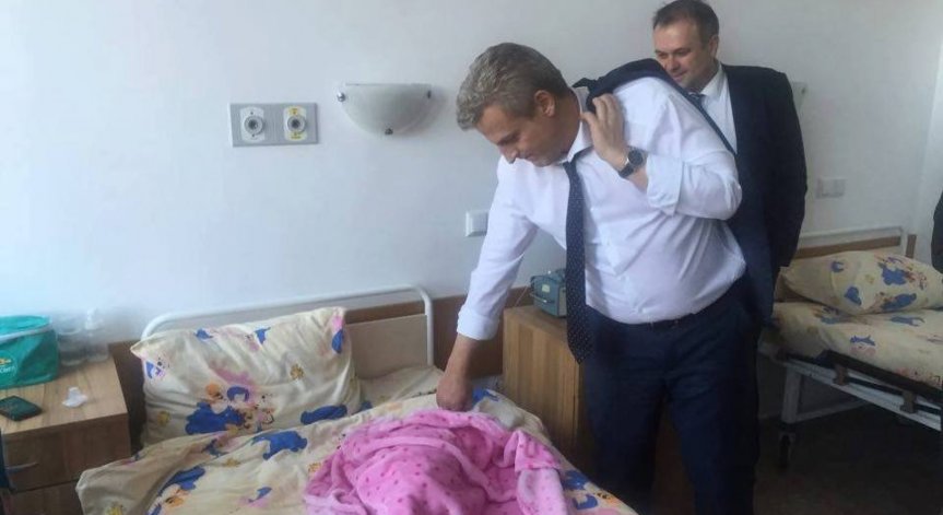 Министър Петър Москов, Facebook