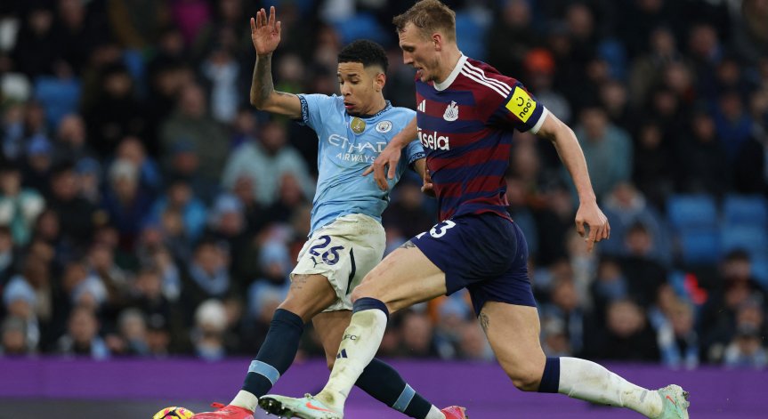 Новото попълнение на шампионите Омар Мармуш вкара хеттрик през първото полувреме.