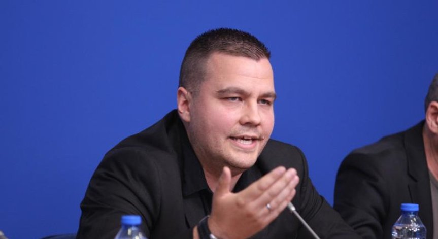 Балабанов: Подложени сме на натиск, а мутрата Радостин Василев заплашва депутат