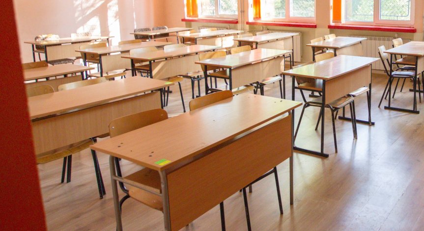 Подкрепа ще получат и студентите в първи курс.