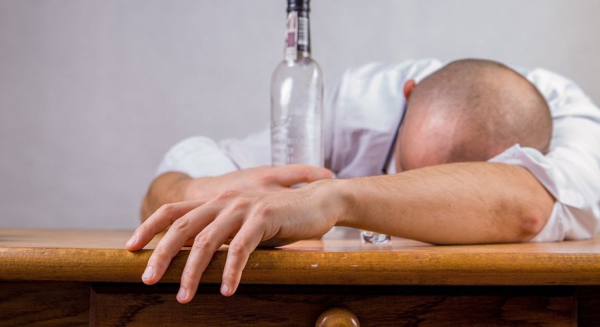 Билколечение при алкохолизъм - възможно ли е?