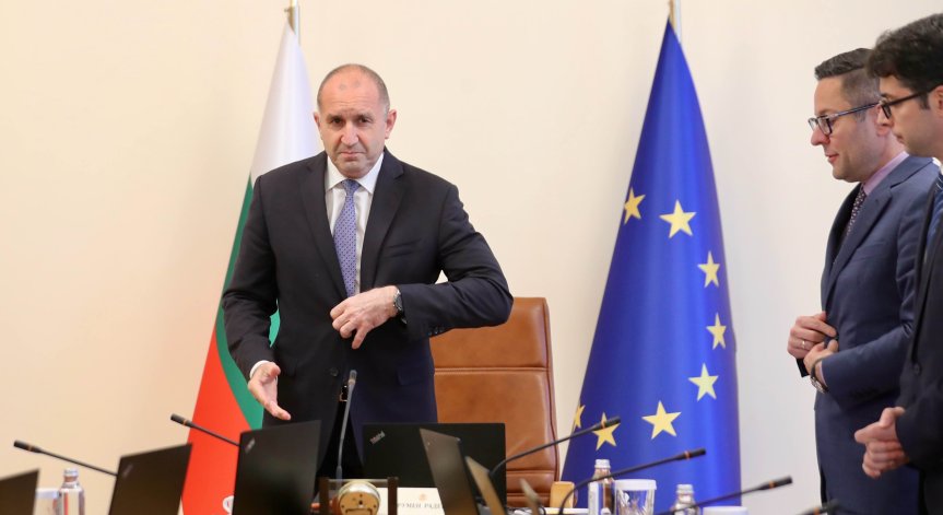 Първа визита: Румен Радев се среща с германския канцлер Фридрих Мерц в Берлин