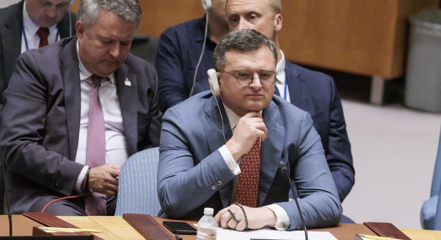 Дмитро Кулеба: Преговори за мир само с изтеглени от Украйна войски и без Путин