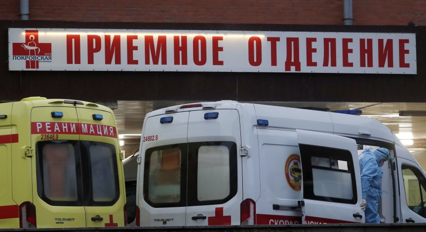 Откриха 18 нови щама на коронавируса в заразена рускиня
