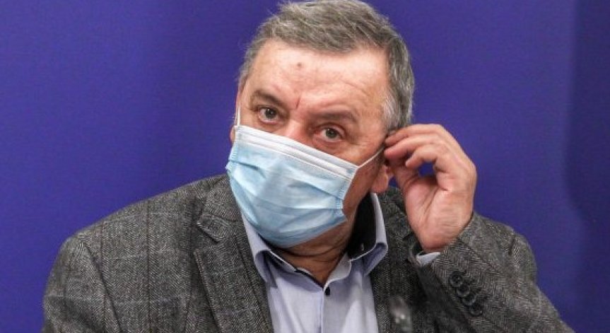 Проф. Кантарджиев: 10 души ще заразяват 29, ако разхлабим мерките