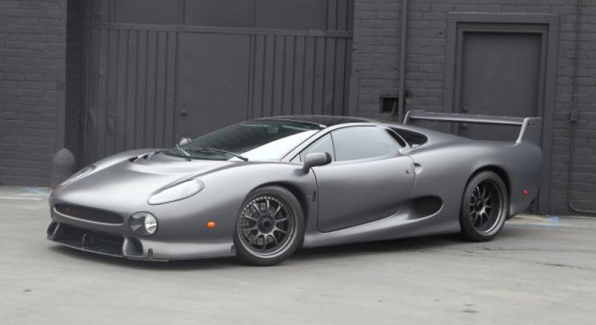 Екзотичен Jaguar XJ220S отива на търг