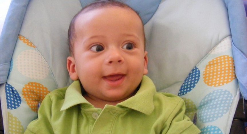 Жена изостави 7-месечно бебе на междуетажна площадка