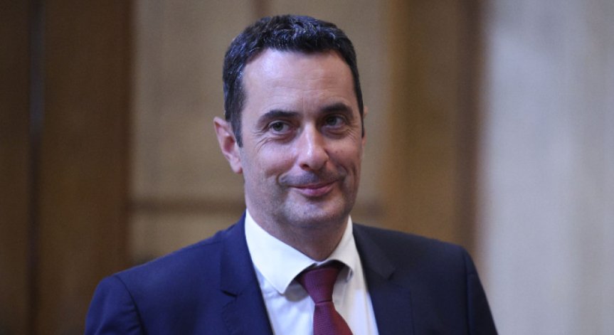 Транспортният министър: Данъчните отстъпки за таксиджиите ще останат