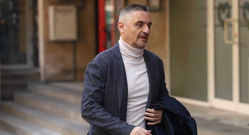 Охрана не допусна Кирил Добрев на Конгреса на БСП