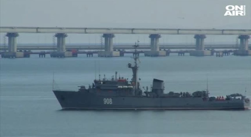 Украйна пред военно положение: Русия блокира Керченския пролив