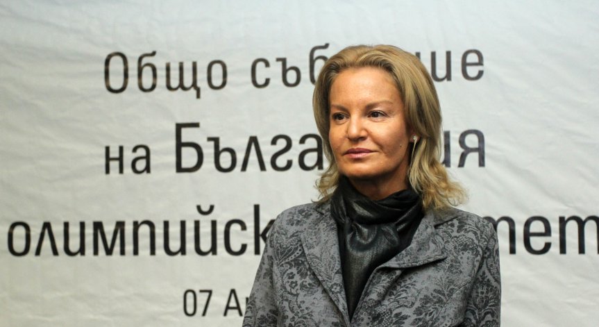 Костадинова отвърна на клеветите, заплаши шведския журналист със съд