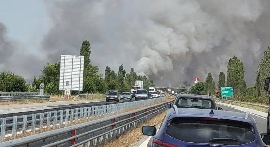 Голям пожар затвори АМ 