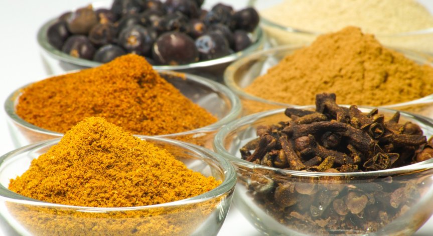 Карамфилът премахва зъбобола, главоболието и помага да спрем цигарите