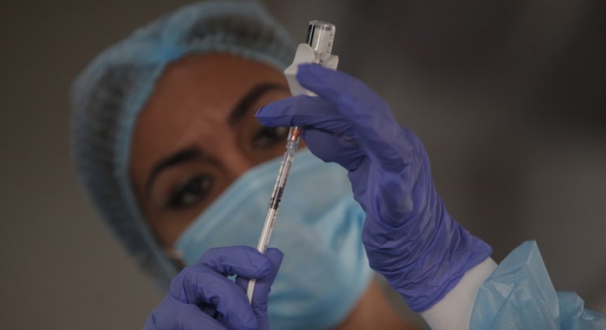 ОАЕ предприеха ускорена ваксинационна кампания