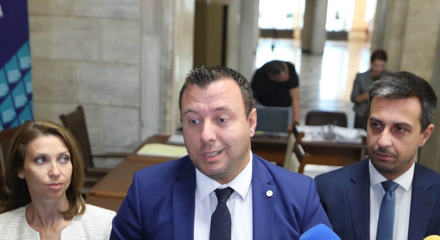 Според Петър Петров никъде не е представено за доказателство, че има сградата на 