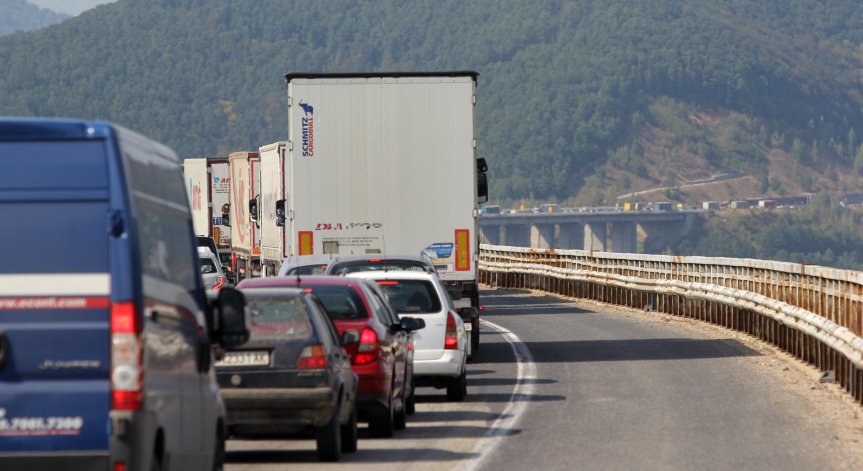 АПИ апелира шофьорите да карат внимателно