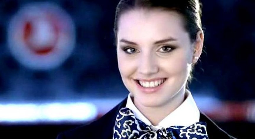 Turkish Airlines забранява яркото червило на стюардеси