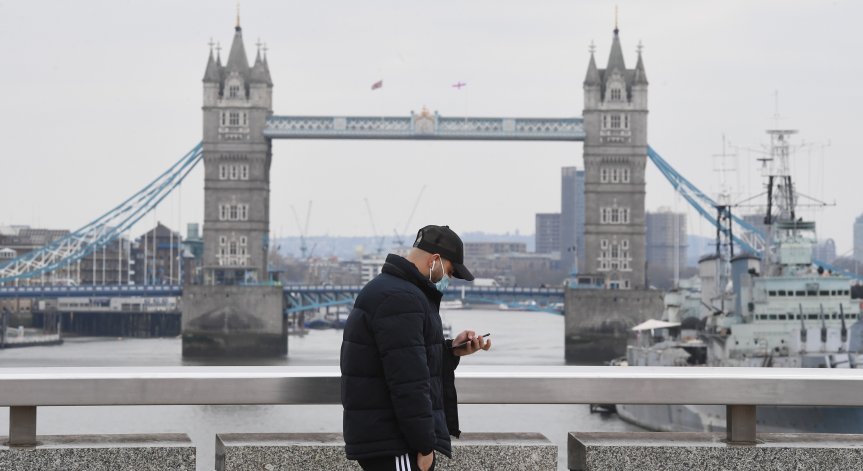 Близо 900 хил. европейци са загубили битката с коронавируса